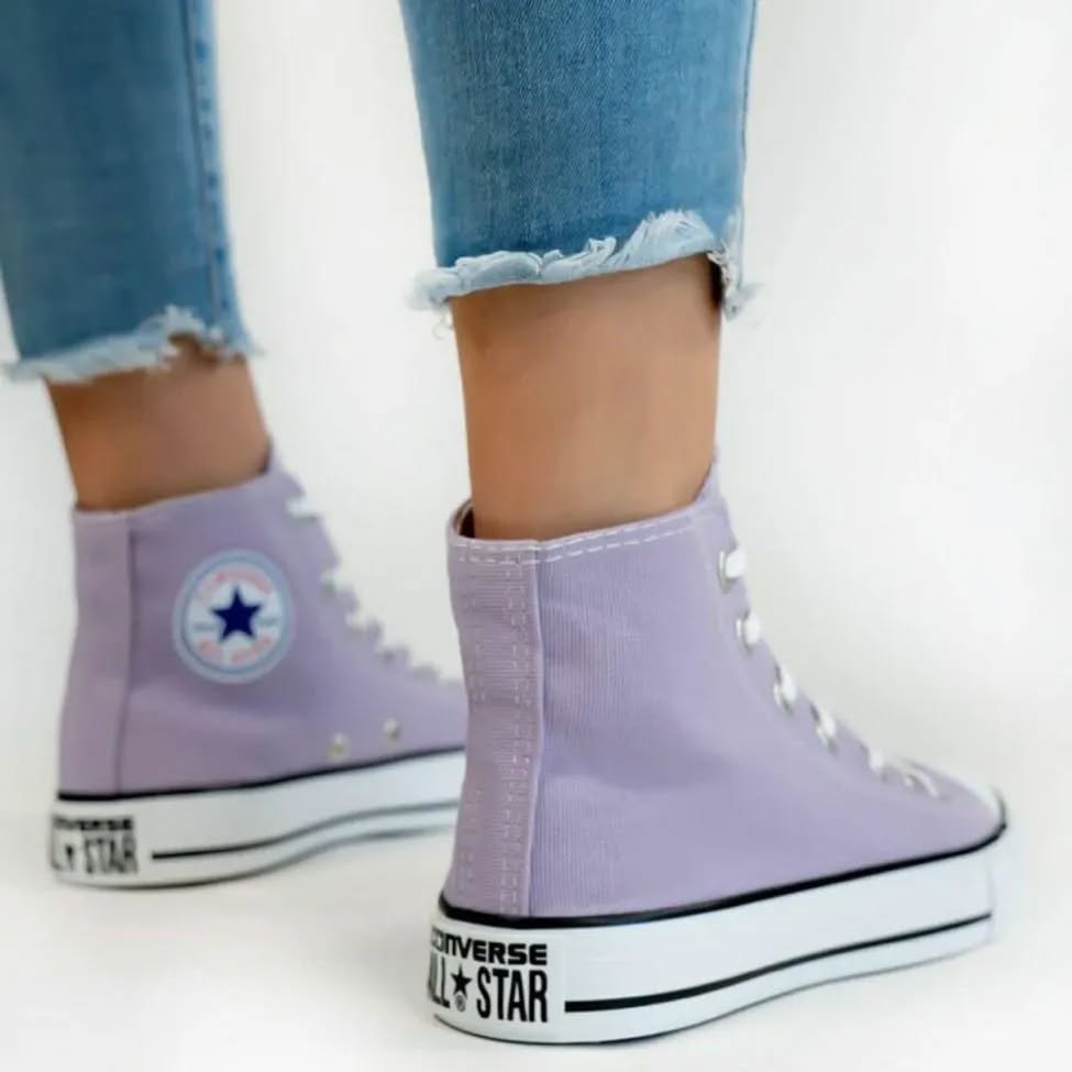 🔥BOTA CHUCK TAYLOR ALLSTAR LILA - MUJER