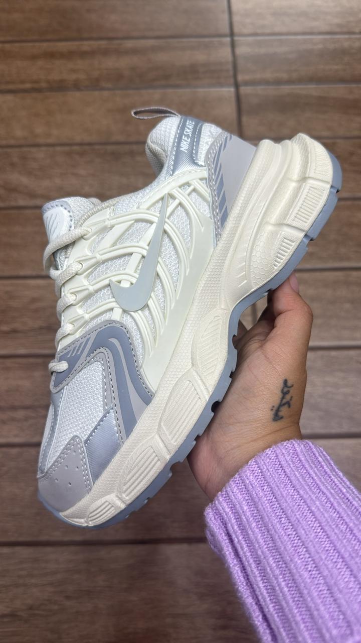 🔥NIKE V5K - NATURAL - MUJER