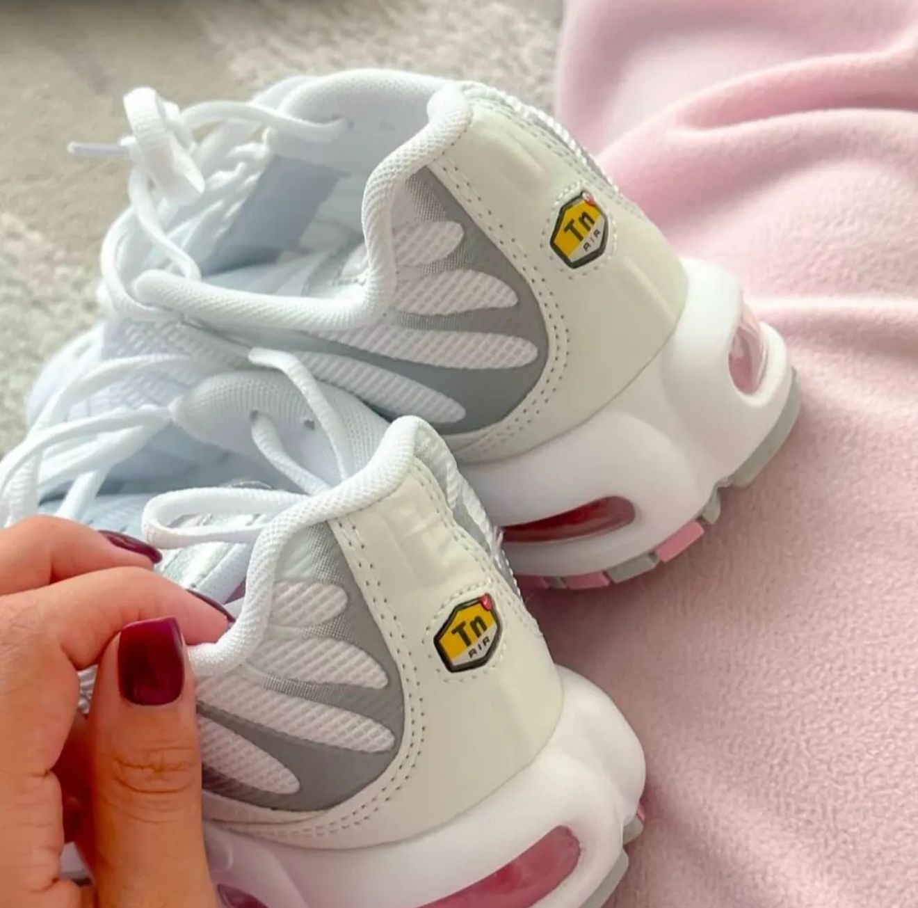 🔥NIKE TN 0025 - STRAWBERRY - MUJER