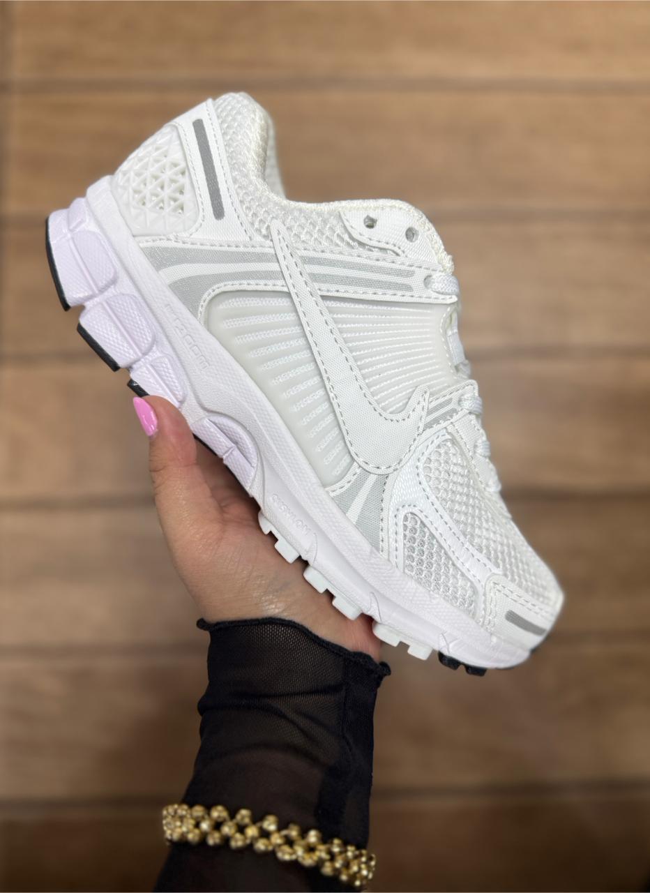 🔥NIKE VOMERO 5 - BLANCO - MUJER