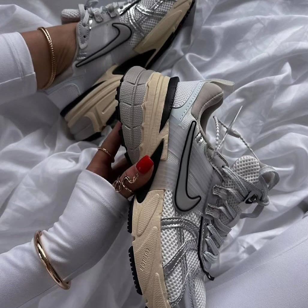 🔥NIKE V2K - SILVER SLV00143 - MUJER