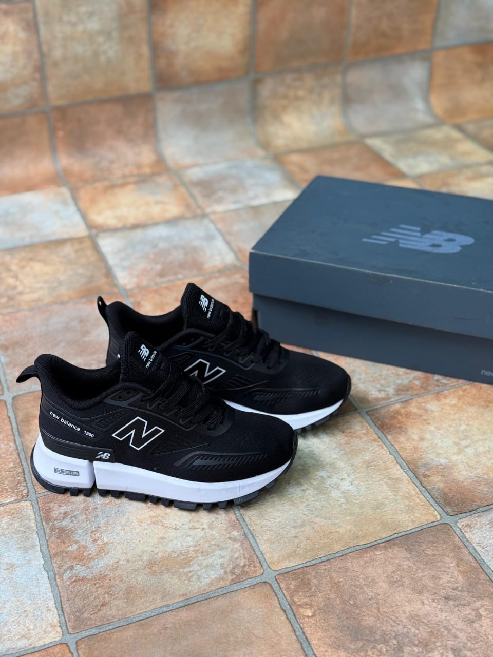 🔥NEW BALANCE 1300 - NEGRO - HOMBRE