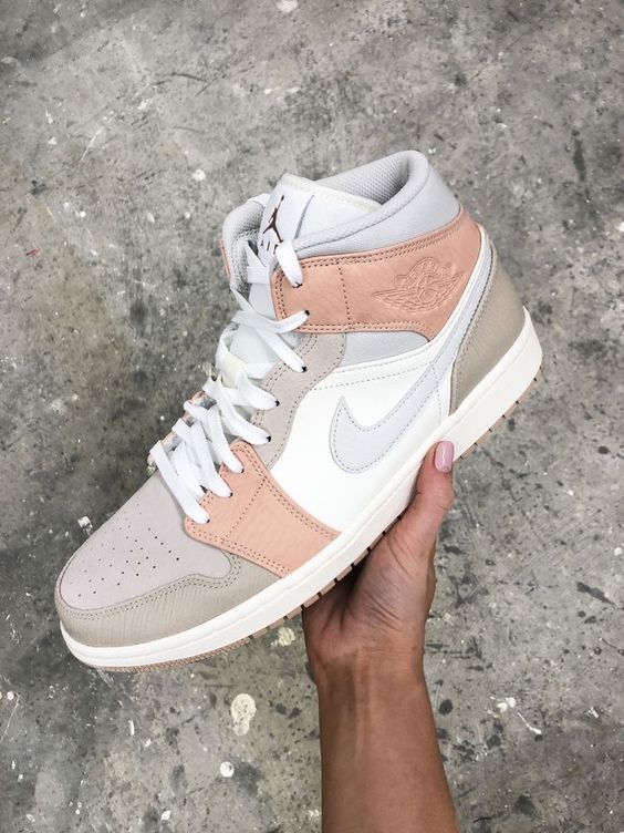 🔥NIKE JORDAN RETRO 1 MID CREAM - MUJER