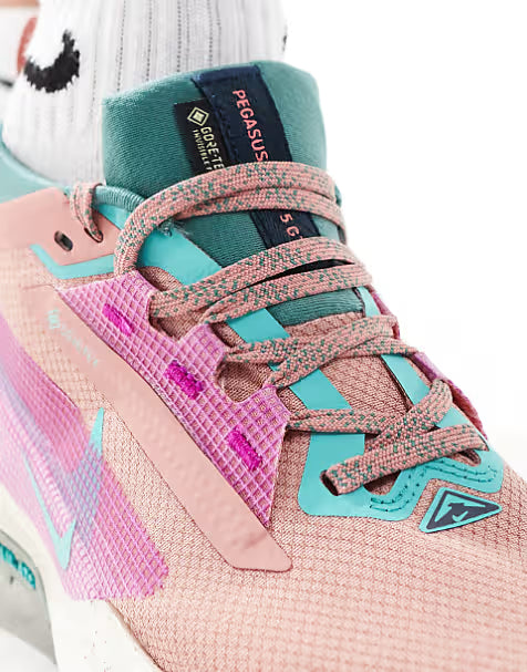 🔥NIKE TRAIL - GEOMETRIC CRUSH - MUJER