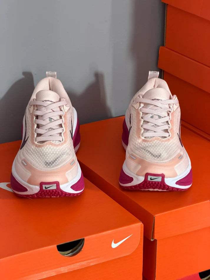 🔥NIKE VOMERO 18 - BERRIES - MUJER