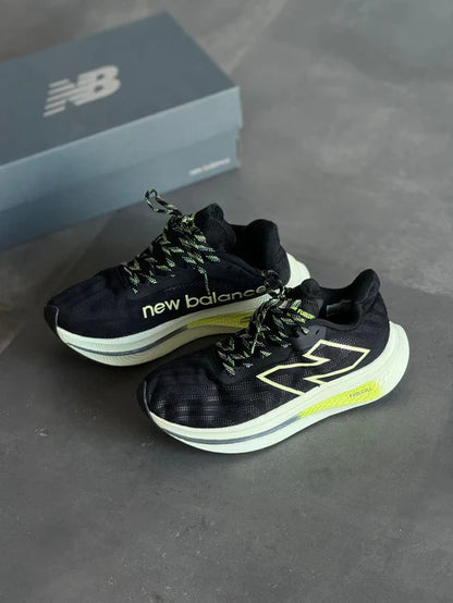 🔥NEW BALANCE FUEL CELL - NEGRO - MUJER