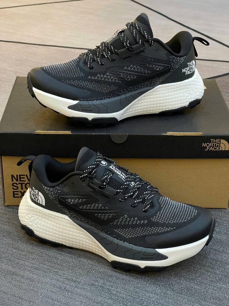 🔥THE NORTH FACE VECTIV - NEGRO - HOMBRE