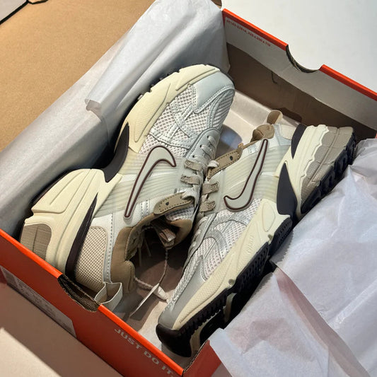 🔥NIKE V2K - NATURAL BROWN - HOMBRE