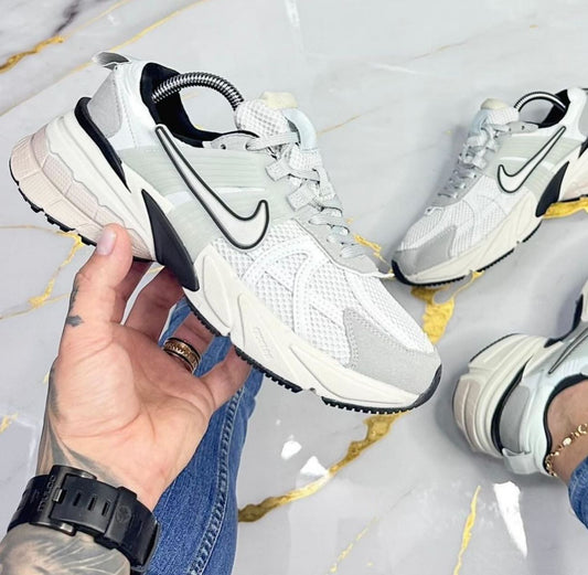 🔥NIKE V5K - BLANCO - HOMBRE