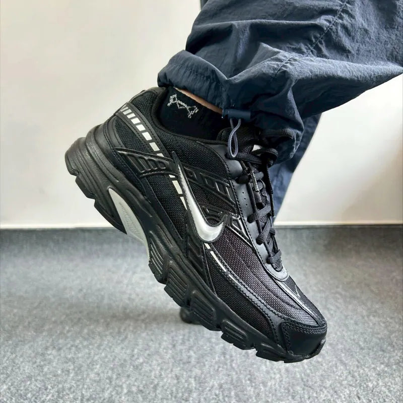 🔥NIKE INITIATOR - T BLACK - MUJER