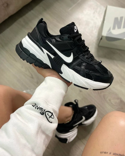 🔥NIKE V2K - NEGRO - HOMBRE