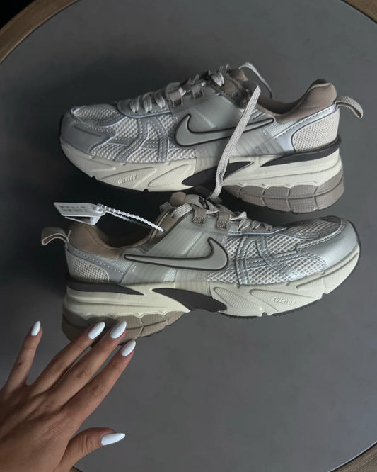 🔥NIKE V2K - NATURAL BROWN - MUJER