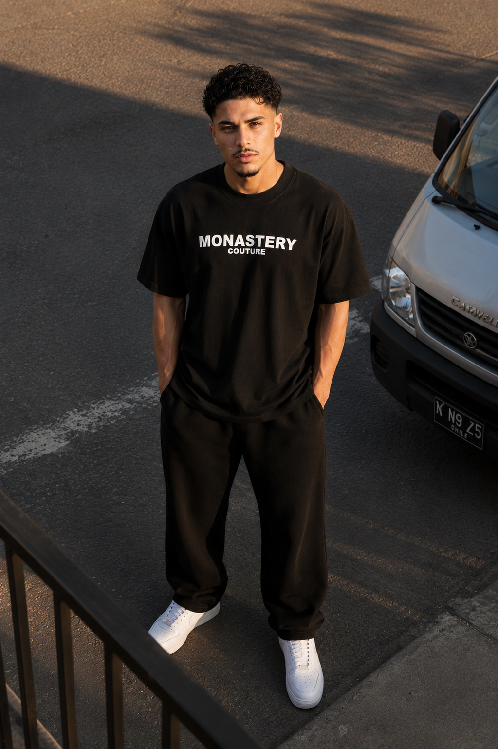 CAMISETA OVERSIZE HOMBRE LUNAR MNSTRY 1.1