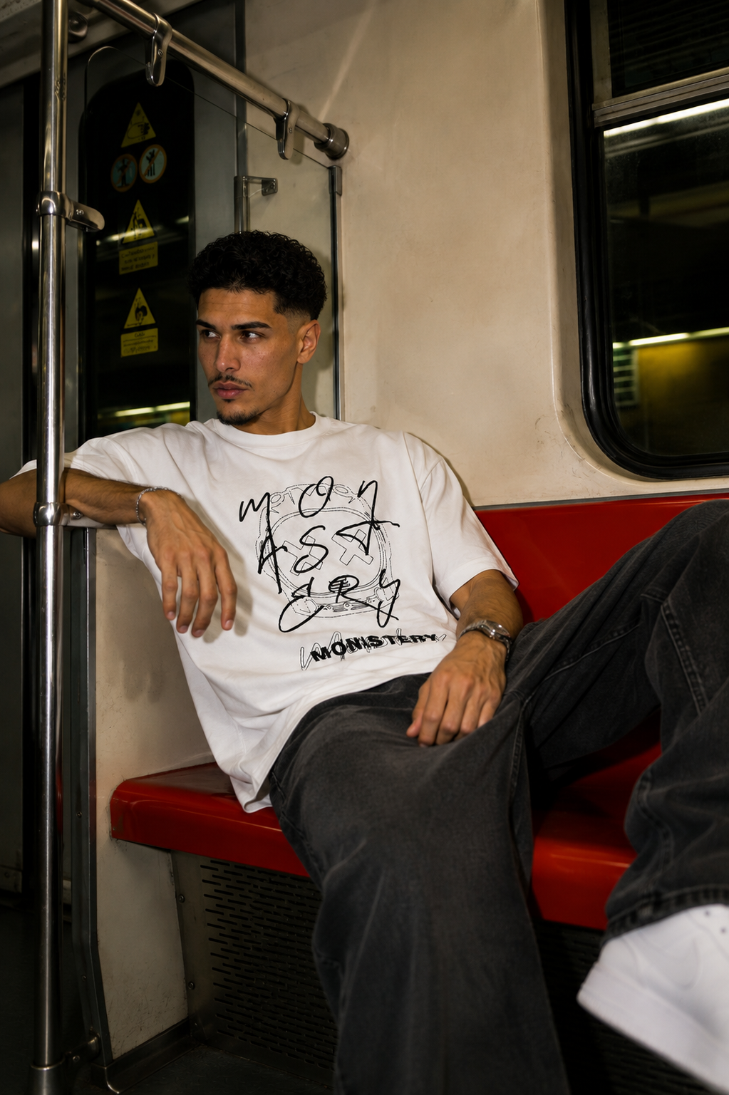 CAMISETA OVERSIZE HOMBRE SKETCH MNSTRY 1.1
