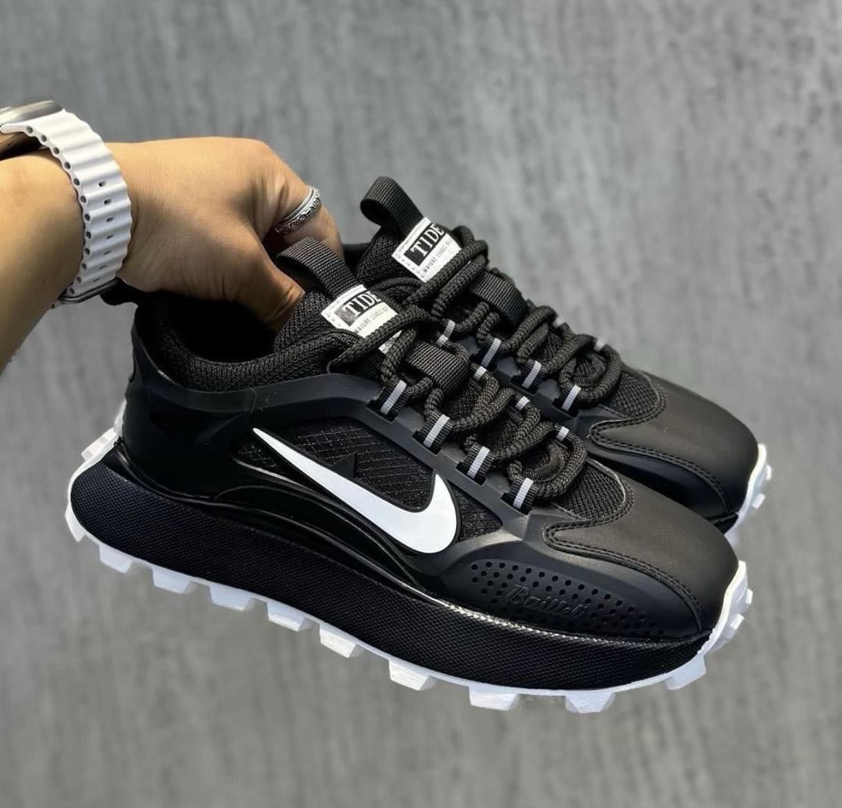 🔥NIKE BAILLELI TIDE - NEGRO - MUJER