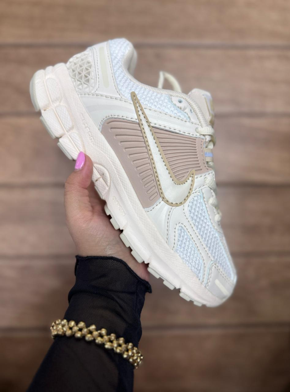 🔥NIKE VOMERO 5  - LAVANDA - MUJER