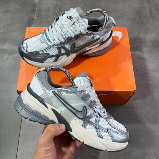 🔥NIKE V2K - NATURAL SILVER - HOMBRE