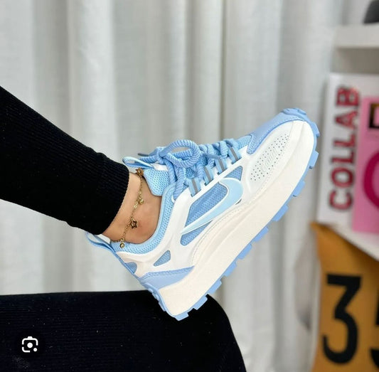 🔥NIKE BAILLELI  - SKYBLUE - MUJER