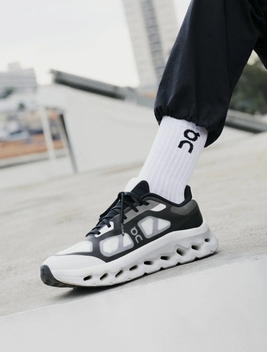 🔥ON CLOUD  CLOUDTILT RMX  - NEGRO Y BLANCO - HOMBRE