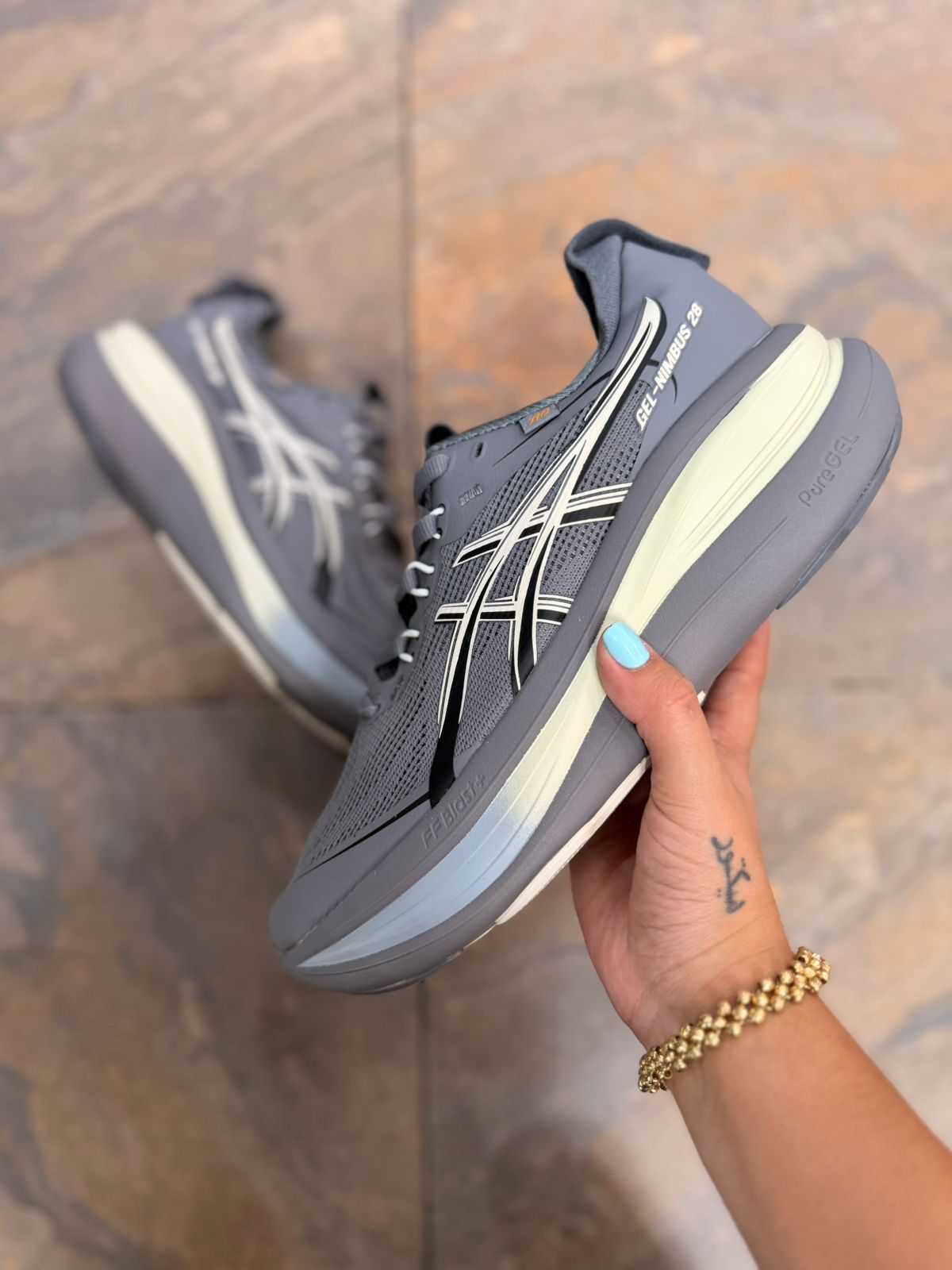 🔥ASICS NIMBUS 28 - GRIS V2 - HOMBRE