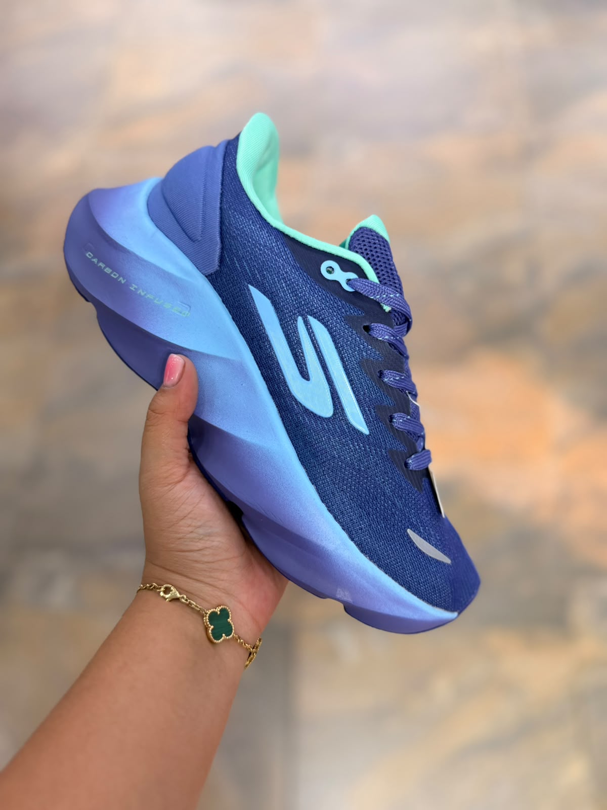 🔥SKECHERS CARBON - SHARK - MUJER