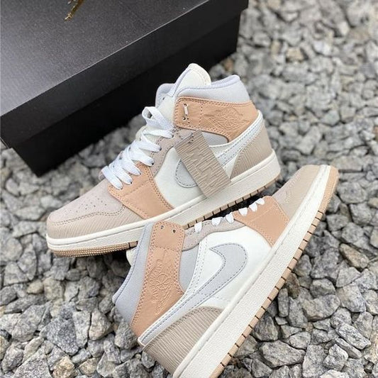 🔥NIKE JORDAN RETRO 1 MID CREAM - MUJER