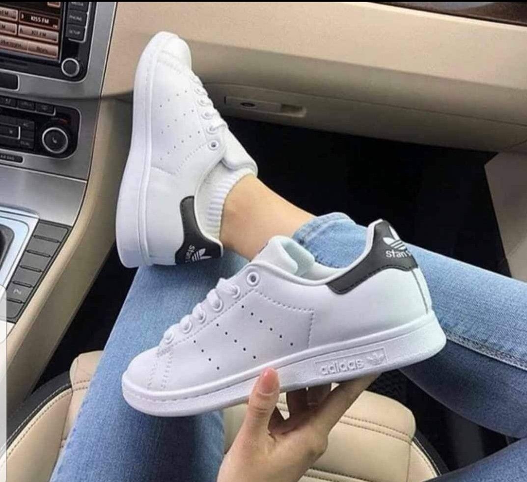🔥STAN SMITH BY ORIGINALS - TALON NEGRO - MUJER