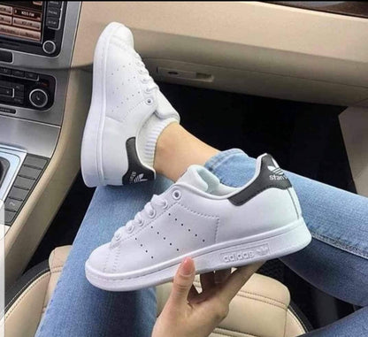 🔥STAN SMITH BY ORIGINALS - TALON NEGRO - MUJER